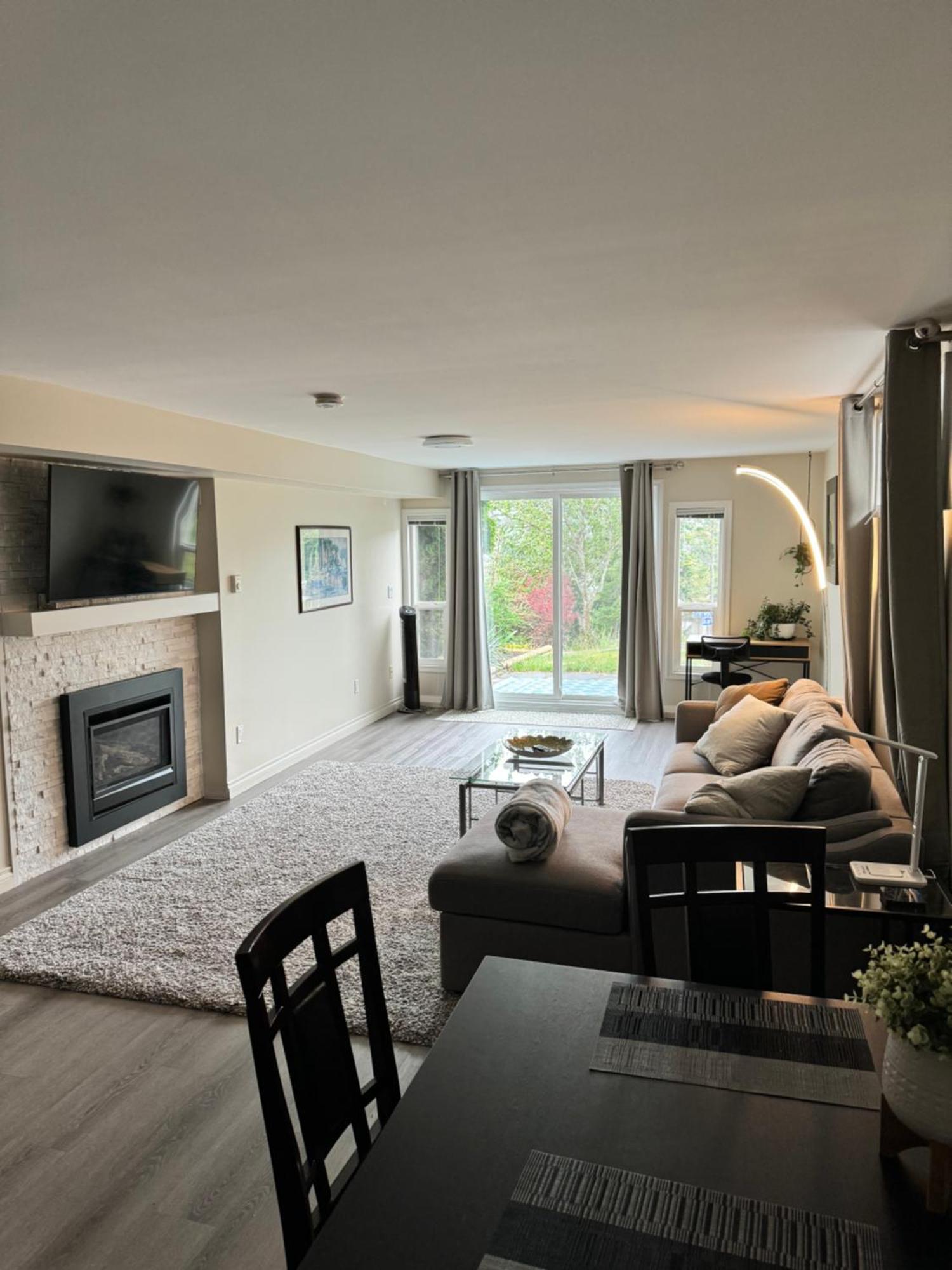 Bright Private Suite Near Departure Bay Beach Nanaimo Eksteriør bilde